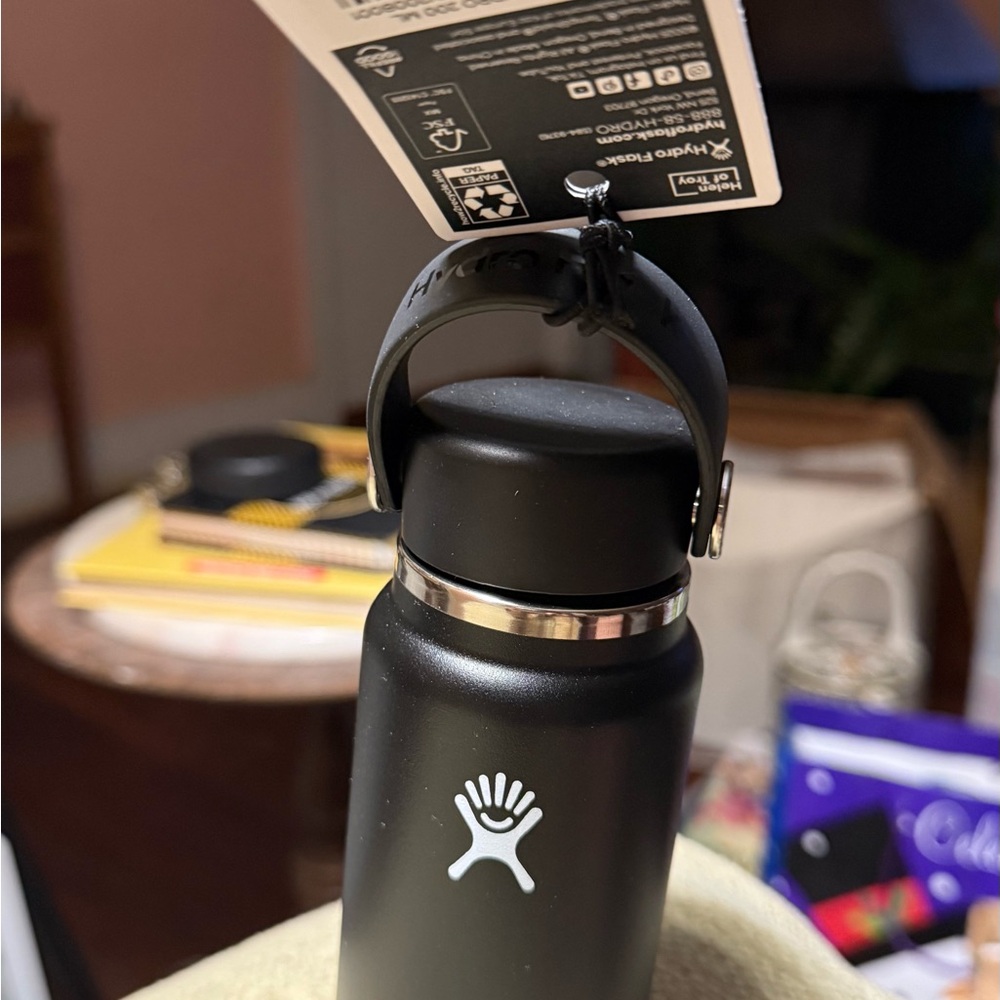 Hydro Flask Matte Black Bottle - Picture 8 of 10